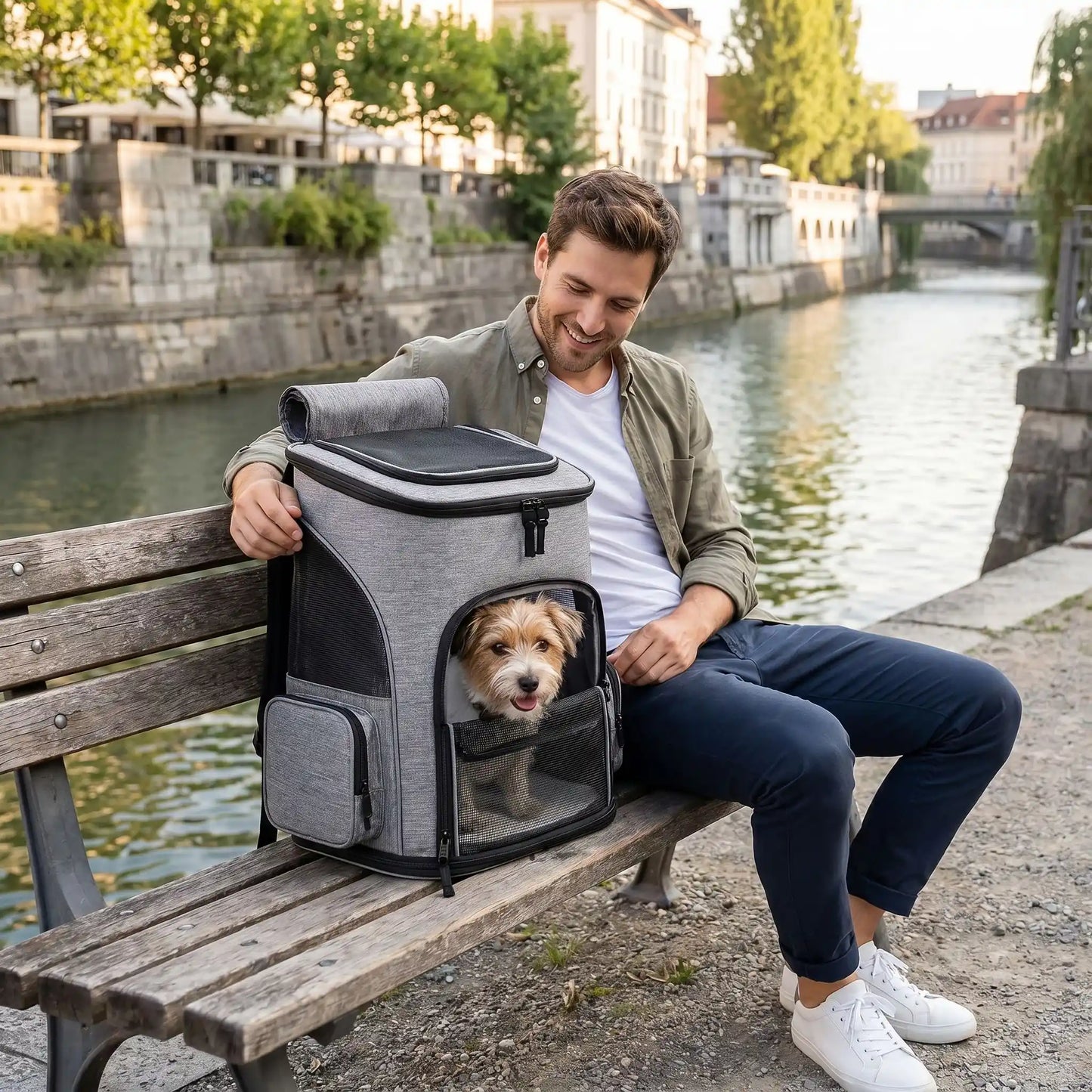 jeune homme sac a dos pour chien 