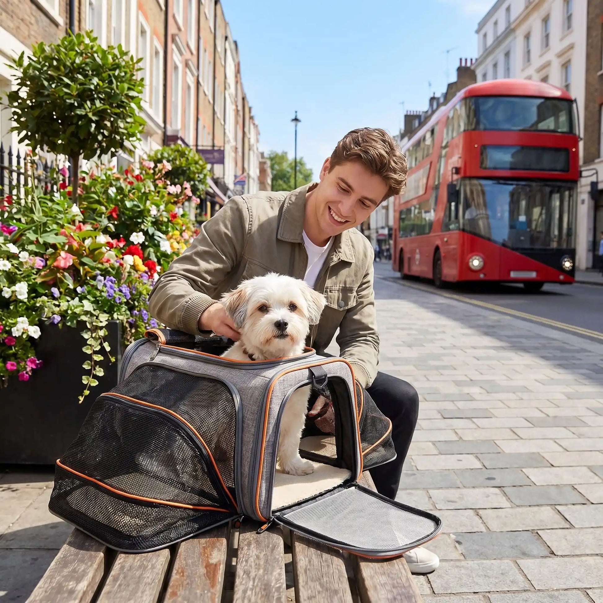 jeune homme sac transport pour chien 
